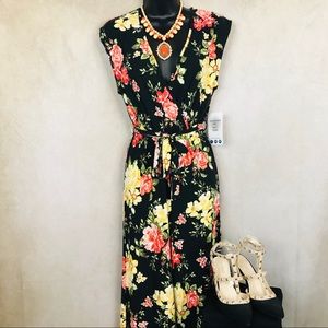 Full Circle Trends | Floral Jumpsuit | Blk | JR M